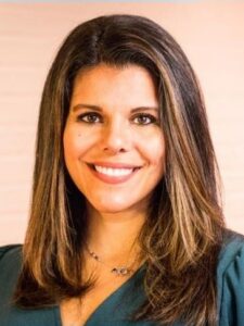 Vivian Salama, LC’00, SCILS’00